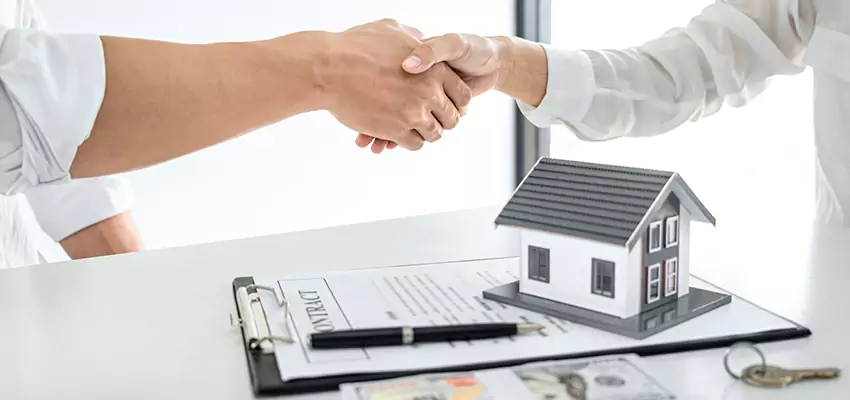 How We Determine Your Sell My Condo Fast Offer in Massapequa Park, New York?