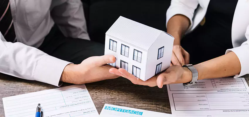 How We Determine Your Sell House for Cash Offer in Massapequa Park, New York?