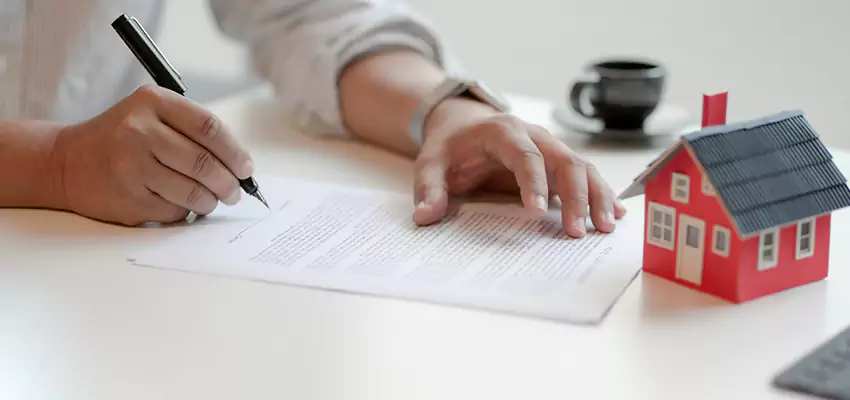 How We Calculate Your Sell House in Foreclosure Offer in Massapequa Park, New York?