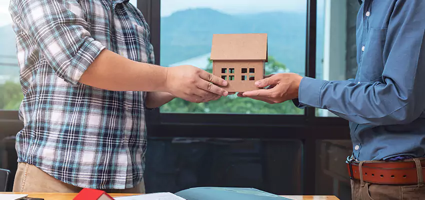 How We Determine Your Sell House with Reverse Mortgage Offer in Massapequa Park, NY?