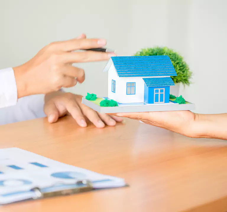 Why Choose Us to Sell a House with a Reverse Mortgage in Massapequa Park, NY?